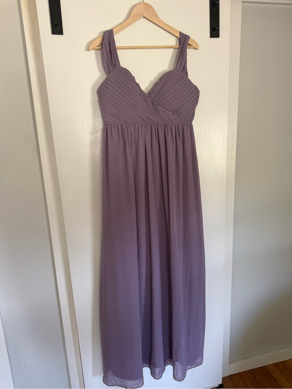 Sleeveless Lavender Chiffon Maxi Dress with Ruched Bodice